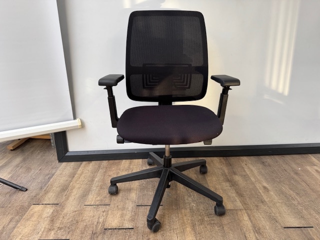 Haworth Comforto mesh