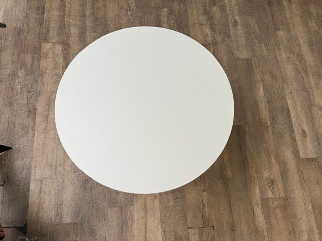 Witte bijzettafel (80)