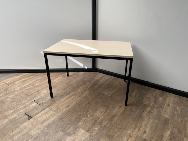 Simpele kantine/vergadertafel – Ahorn